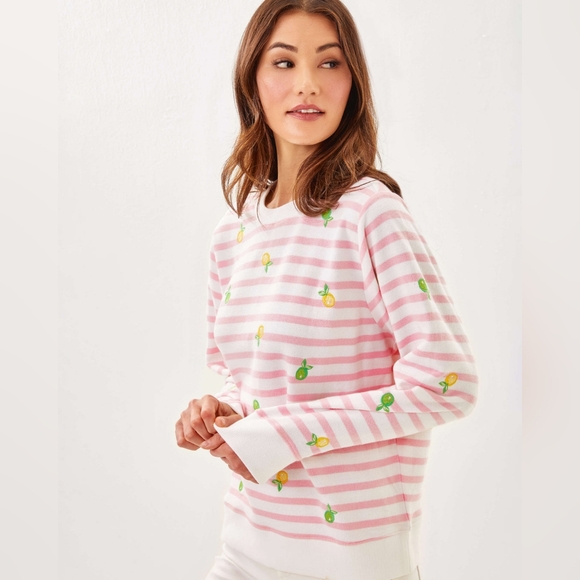 Lilly Pulitzer Tops - NWT Lilly Pulitzer Pineapple 🍍 Sweatshirt - L